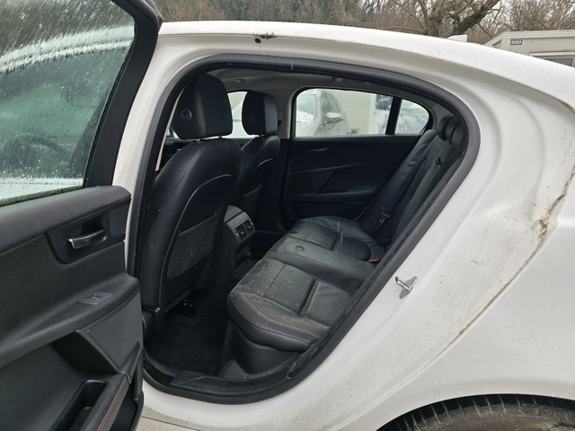 Jaguar XE 2.0D 180к.с ПРОБЛЕМ В МОТОРА - автомобили, коли, обяви за нови и употребявани 10