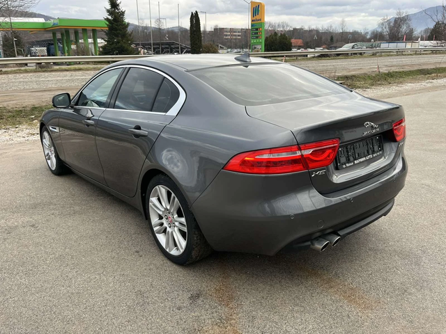 Jaguar XE 2.0TDI 180кс EURO 6B ПЕРФЕКТЕН ВНОС ИТАЛИЯ - автомобили, коли, обяви за нови и употребявани 4