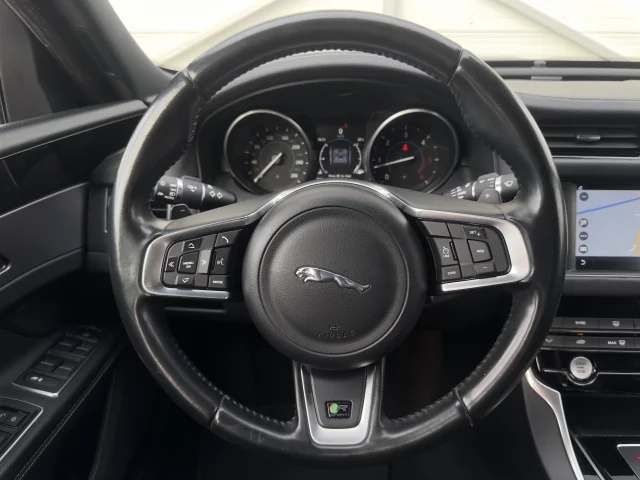 Jaguar XF 3.0D R-sport/300к.с./Навигация/Камера/Лизинг - автомобили, коли, обяви за нови и употребявани 10