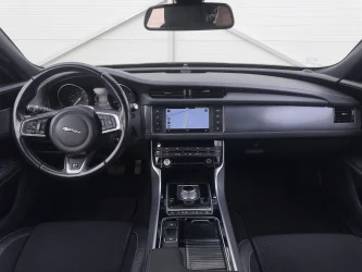 Jaguar XF 3.0D R-sport/300к.с./Навигация/Камера/Лизинг - автомобили, коли, обяви за нови и употребявани 11