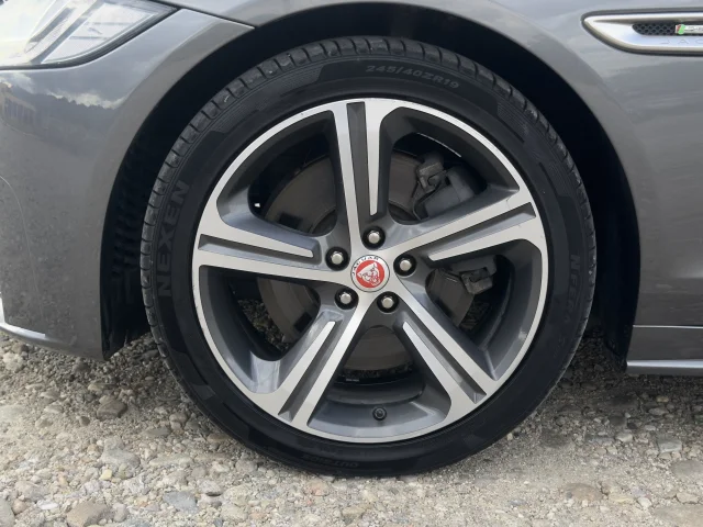 Jaguar XF 3.0D R-sport/300к.с./Навигация/Камера/Лизинг - автомобили, коли, обяви за нови и употребявани 16