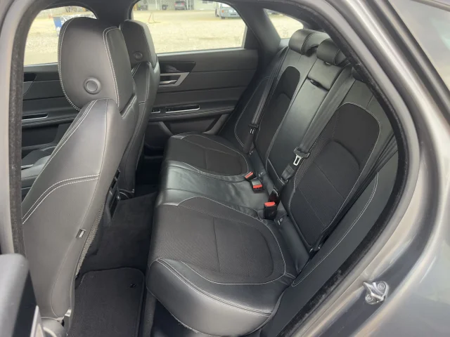Jaguar XF 3.0D R-sport/300к.с./Навигация/Камера/Лизинг - автомобили, коли, обяви за нови и употребявани 8