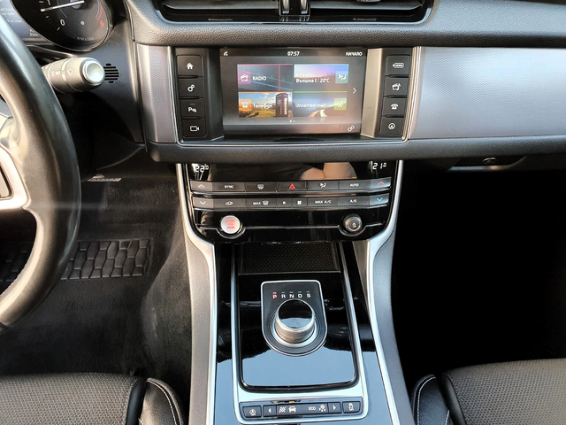 Jaguar Xf 2.0d R-Sport 4WD/240/ - автомобили, коли, обяви за нови и употребявани 8