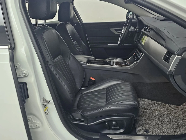 Jaguar Xf Xf (X260) 25T Portfolio - автомобили, коли, обяви за нови и употребявани 8