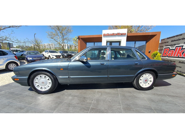 Jaguar Xj Daimler 4.0six - автомобили, коли, обяви за нови и употребявани 3