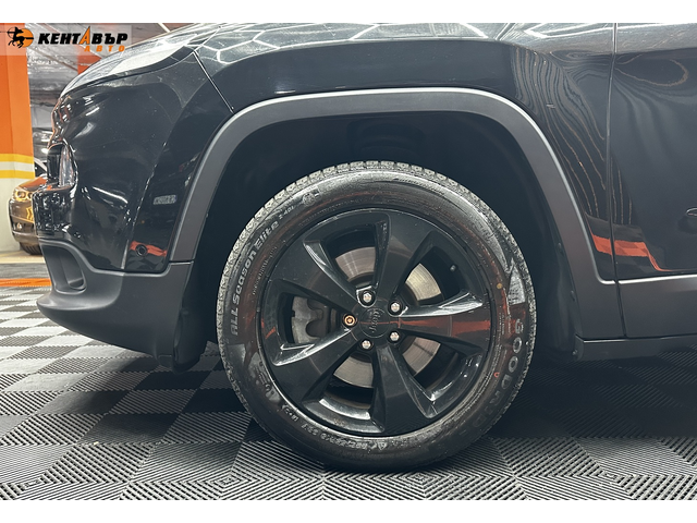 Jeep Cherokee 2.2M-Jet Night Eagle 4WD - автомобили, коли, обяви за нови и употребявани 6