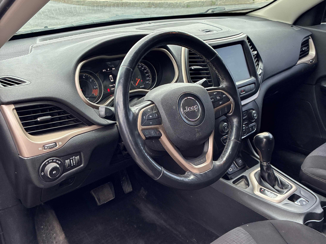 Jeep Cherokee 2.4L 4cyl FWD - автомобили, коли, обяви за нови и употребявани 4