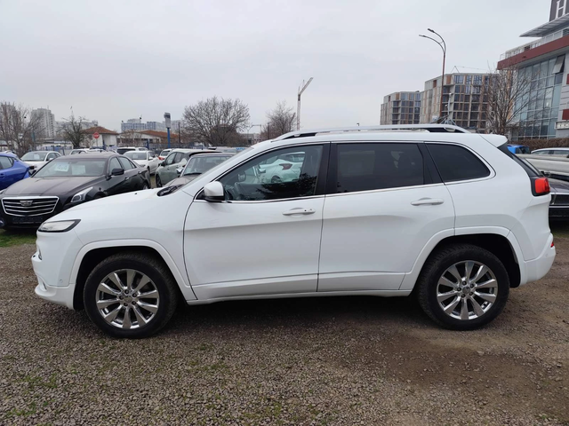 Jeep Cherokee 2.2TD Overl.AWD200кс - автомобили, коли, обяви за нови и употребявани 2