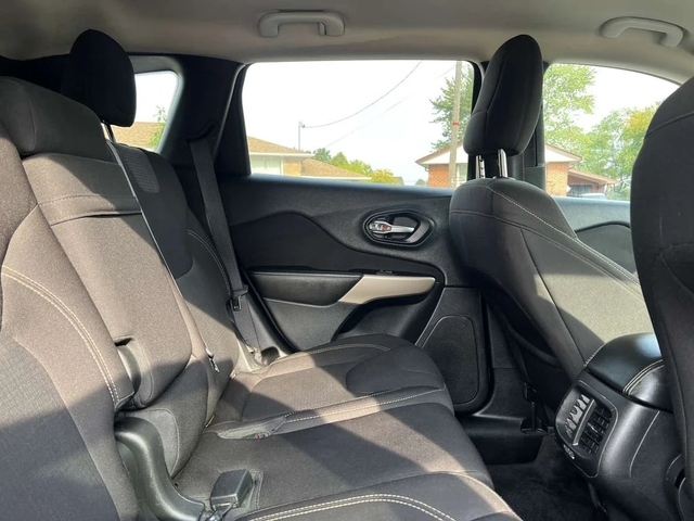 Jeep Cherokee * Latitude, Longitude, North * CARFAX * ЦЕНА ДО БГ - автомобили, коли, обяви за нови и употребявани 14