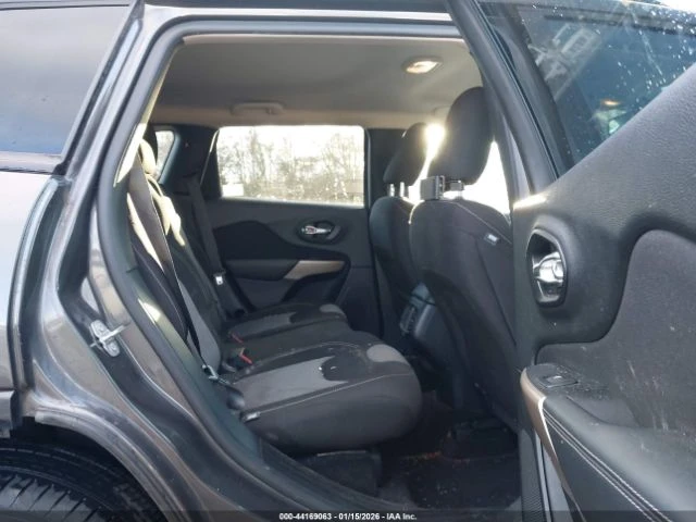 Jeep Cherokee LATITUDE TECH CONNECT 4X4 - автомобили, коли, обяви за нови и употребявани 11