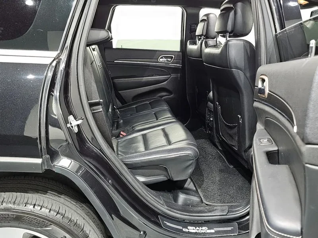 Jeep Cherokee 3.6 Limited - автомобили, коли, обяви за нови и употребявани 11