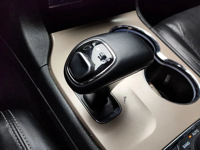 Jeep Cherokee 3.0 Diesel Limited - автомобили, коли, обяви за нови и употребявани 8