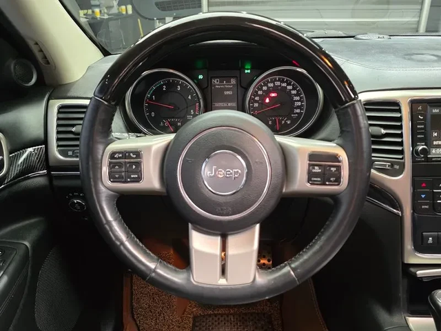 Jeep Cherokee 3.0 Diesel Overland - автомобили, коли, обяви за нови и употребявани 12