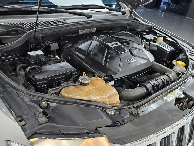 Jeep Cherokee 3.0 Diesel Overland - автомобили, коли, обяви за нови и употребявани 5