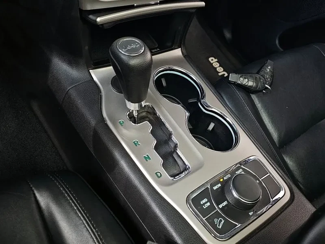 Jeep Cherokee 3.0 Diesel Overland - автомобили, коли, обяви за нови и употребявани 8