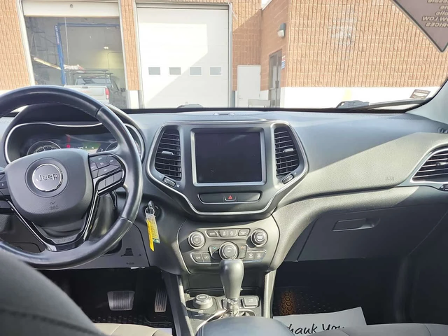 Jeep Cherokee * Altitude * ПАМЕТ * KEYLESS * NAVI - автомобили, коли, обяви за нови и употребявани 8