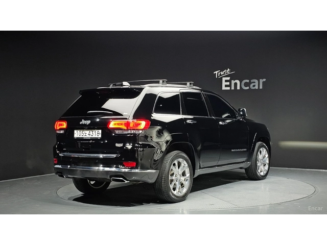 Jeep Cherokee SUMMIT* PANO* КОЖА* ОБДУХВАНЕ* ПОДГРЕВ* НАВИ* КАМЕ - автомобили, коли, обяви за нови и употребявани 1