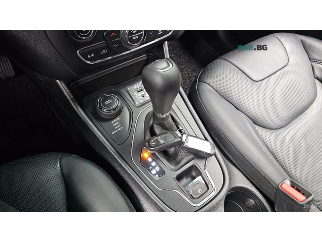 Jeep Cherokee 2.4 Longitude High AWD* КОЖА* ПАНО* НАВИ - автомобили, коли, обяви за нови и употребявани 6