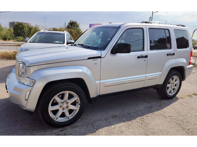 Jeep Commander 2.8CRD/LIMITED/NAVI - автомобили, коли, обяви за нови и употребявани 0