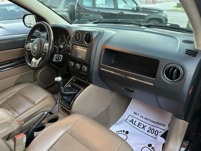 Jeep Compass - автомобили, коли, обяви за нови и употребявани 10