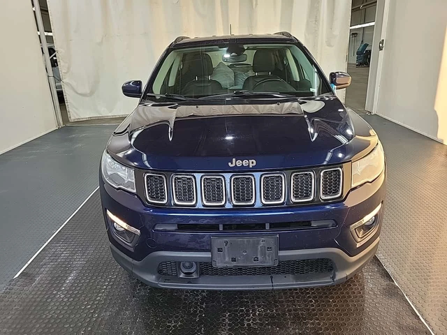 Jeep Compass NORTH| DISTRONIC| ПОДГРЕВ| 2 КЛЮЧА| CARFAX + ГУМИ - автомобили, коли, обяви за нови и употребявани 1
