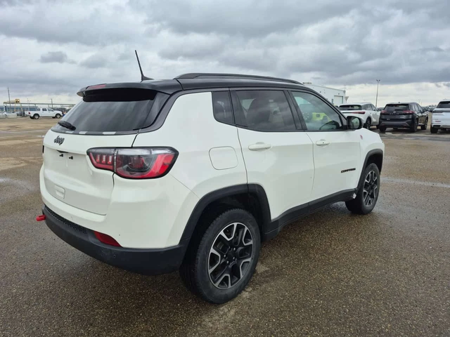 Jeep Compass TRAILHAWK/CARFAX/ - автомобили, коли, обяви за нови и употребявани 3