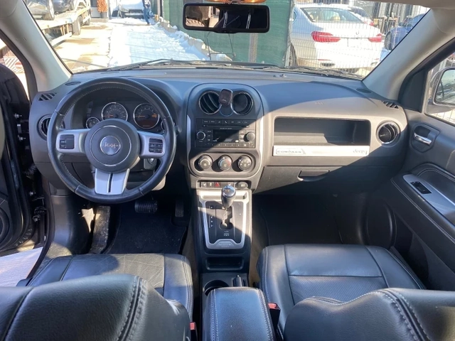 Jeep Compass 2.4 4x4 - автомобили, коли, обяви за нови и употребявани 3