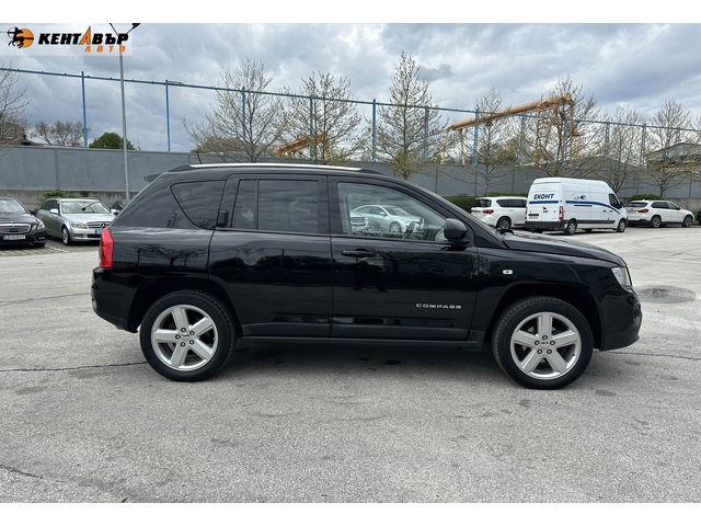 Jeep Compass Автоматик/Бензин/Швейцария/ГАРАНЦИЯ ОТ КЕНТАВЪР - автомобили, коли, обяви за нови и употребявани 4