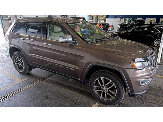 Jeep Grand cherokee 5.7 HEMI* FACE* DIGITAL* 8ZF* ПОДГРЕВ* KEYLESS - автомобили, коли, обяви за нови и употребявани 2
