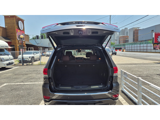 Jeep Grand Cherokee - автомобили, коли, обяви за нови и употребявани 14