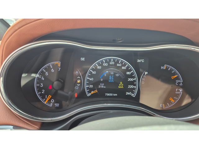 Jeep Grand Cherokee - автомобили, коли, обяви за нови и употребявани 7