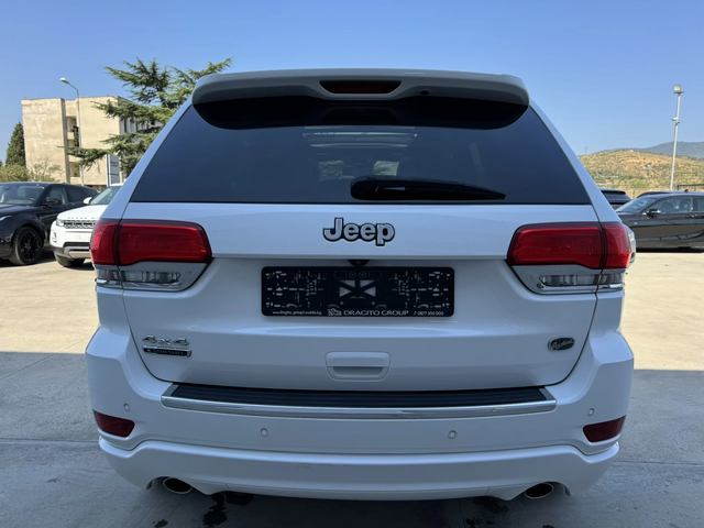 Jeep Grand cherokee 3.0* 250ps* 4x4* Overland* Distr* Pano* Navi - автомобили, коли, обяви за нови и употребявани 3