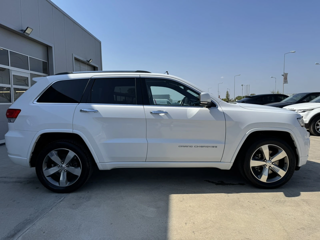 Jeep Grand cherokee 3.0* 250ps* 4x4* Overland* Distr* Pano* Navi - автомобили, коли, обяви за нови и употребявани 5