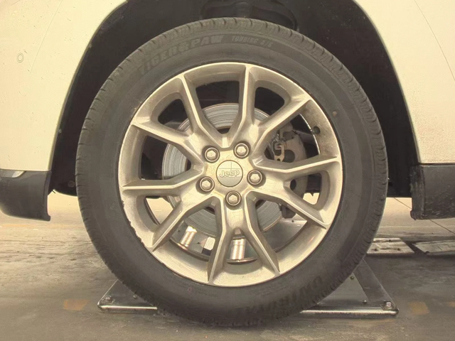 Jeep Grand cherokee SUMMIT / HEMI / ОБДУХ / HARMAN / DISTRONIC - автомобили, коли, обяви за нови и употребявани 6