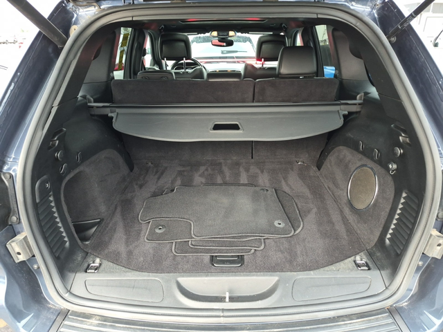 Jeep Grand cherokee 3.6L 6cyl 4WD - автомобили, коли, обяви за нови и употребявани 13