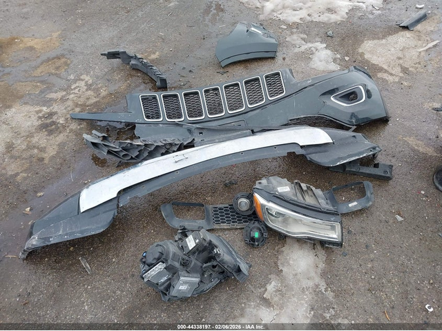 Jeep Grand cherokee 3.6L V-6 DOHC, VVT, 290HP 4X4 Drive - автомобили, коли, обяви за нови и употребявани 11