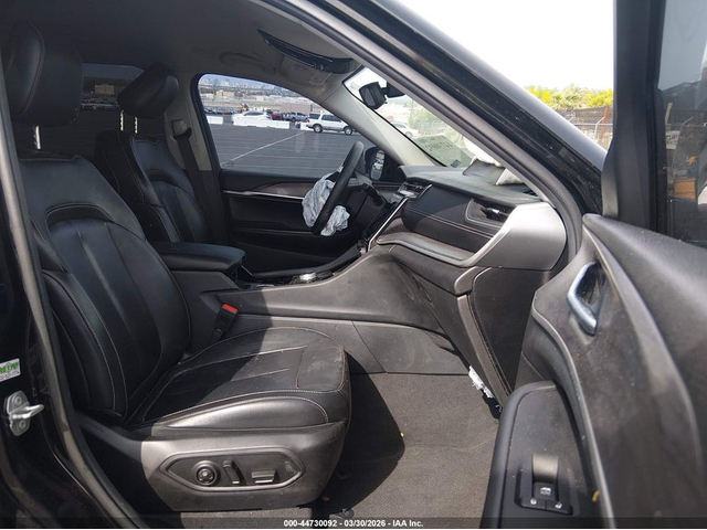 Jeep Grand cherokee 3.6L V-6 DOHC, VVT, 293HP 4X4 Drive - автомобили, коли, обяви за нови и употребявани 4