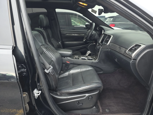 Jeep Grand cherokee 2017 Jeep Grand Cherokee SRT - автомобили, коли, обяви за нови и употребявани 12