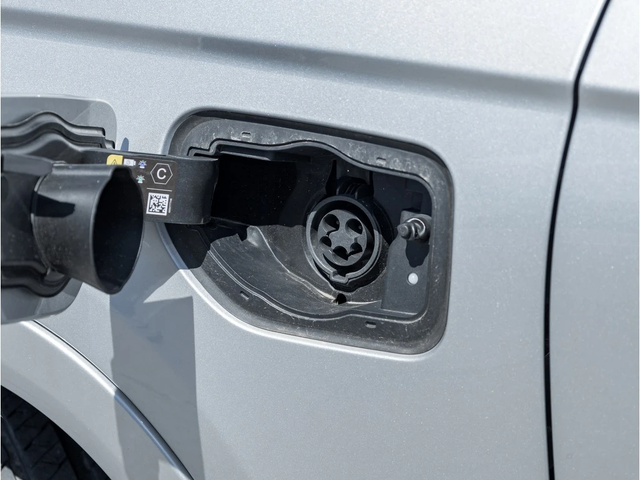 Jeep Grand cherokee 4xe OVERLAND C РЕГИСТРАЦИЯ & АВТО КРЕДИТ - автомобили, коли, обяви за нови и употребявани 15