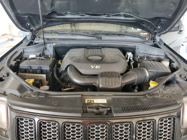 Jeep Grand cherokee Laredo / Навигация / КОЖА / Hill Assist / - автомобили, коли, обяви за нови и употребявани 11