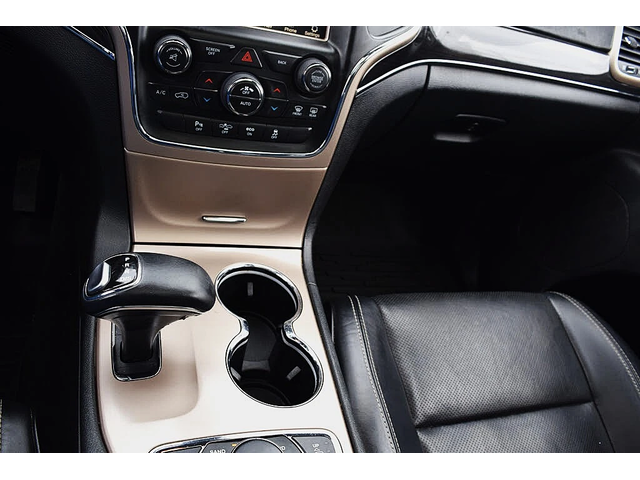 Jeep Grand cherokee OVERLAND* DISTRONIK* BI-XENON* PANO* V6 PENTASTAR - автомобили, коли, обяви за нови и употребявани 10