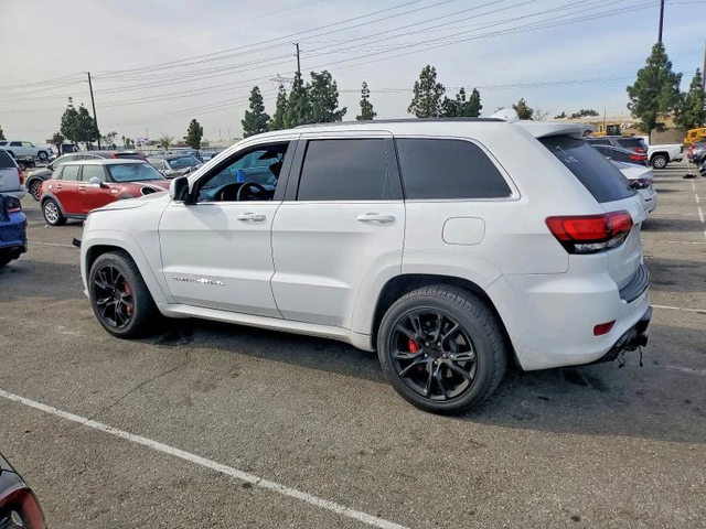 Jeep Grand cherokee SRT8* 6.4L V8 470HP* Кожа* ПАНО* CARFAX - автомобили, коли, обяви за нови и употребявани 1