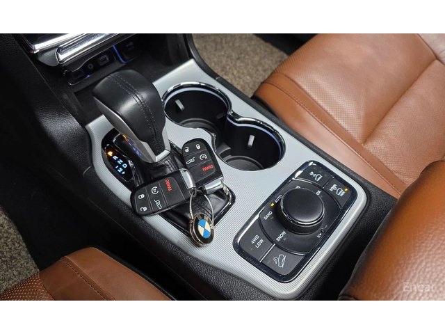 Jeep Grand cherokee SUMMIT* DISTRONIC* 360* ОБДУХ* ПОДГРЕВ* KEYLESS - автомобили, коли, обяви за нови и употребявани 15