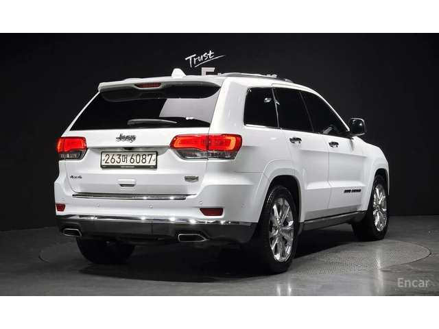 Jeep Grand cherokee SUMMIT* DISTRONIC* 360* ОБДУХ* ПОДГРЕВ* KEYLESS - автомобили, коли, обяви за нови и употребявани 2