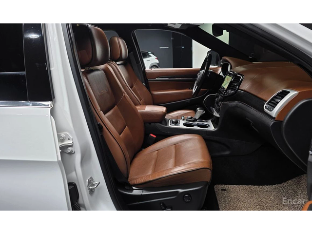 Jeep Grand cherokee SUMMIT* DISTRONIC* 360* ОБДУХ* ПОДГРЕВ* KEYLESS - автомобили, коли, обяви за нови и употребявани 7