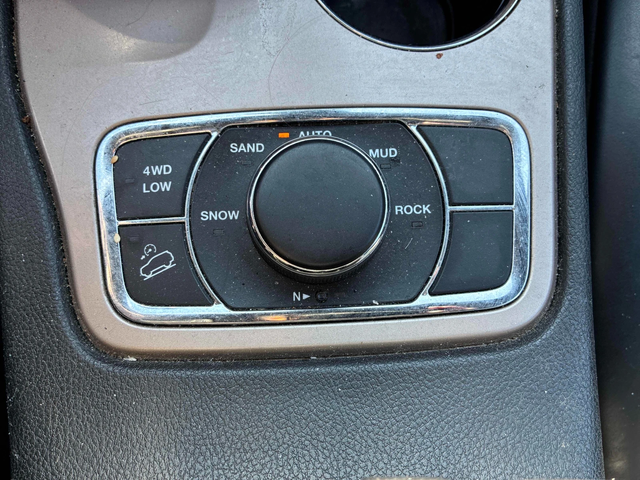 Jeep Grand cherokee 5.7* V8* 8ZF* ПОДГРЕВ* ОБДУХВАНЕ* ДИСТРОНИК* КАМЕР - автомобили, коли, обяви за нови и употребявани 10