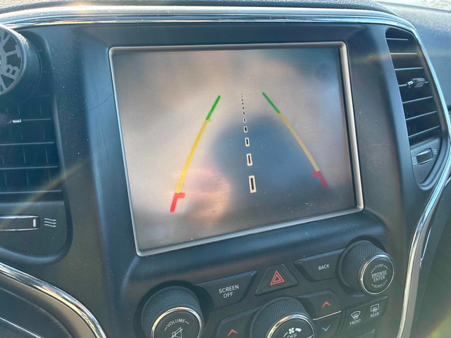 Jeep Grand cherokee 5.7* V8* 8ZF* ПОДГРЕВ* ОБДУХВАНЕ* ДИСТРОНИК* КАМЕР - автомобили, коли, обяви за нови и употребявани 8