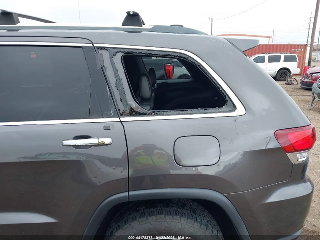 Jeep Grand cherokee 4WD* ПОДГРЕВ* ПАНО* КАМЕРА* CARPLAY - автомобили, коли, обяви за нови и употребявани 10