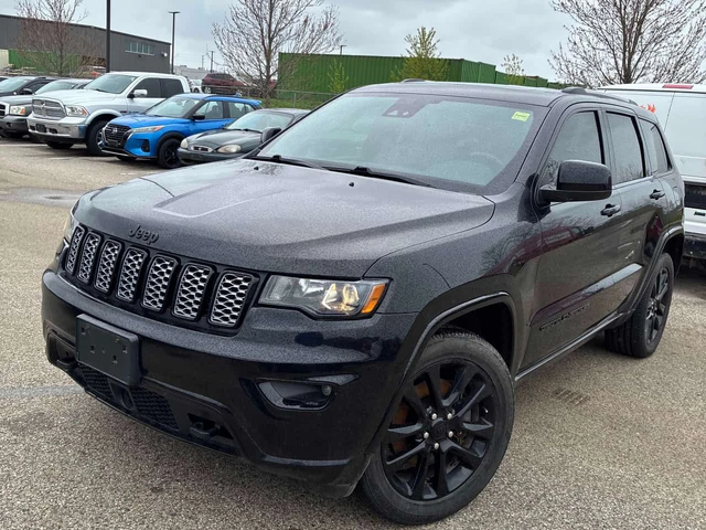 Jeep Grand cherokee * Altitude * 2 КЛЮЧА* PANO* KEYLESS* ПОДГРЕВ* - автомобили, коли, обяви за нови и употребявани 0
