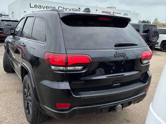 Jeep Grand cherokee * Altitude * 2 КЛЮЧА* PANO* KEYLESS* ПОДГРЕВ* - автомобили, коли, обяви за нови и употребявани 3